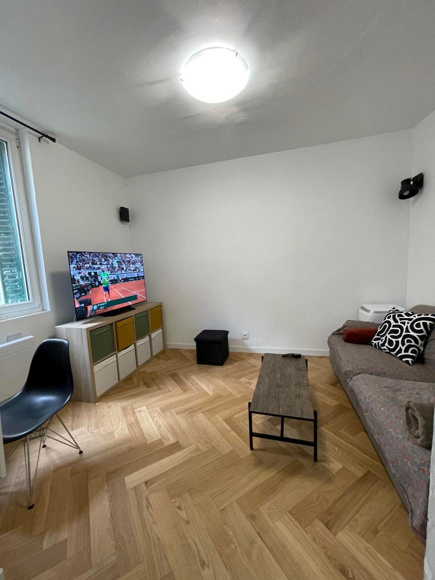 Petit Cocon Parisien ! Paris Centre - Gare Du Nord Apartment Екстериор снимка
